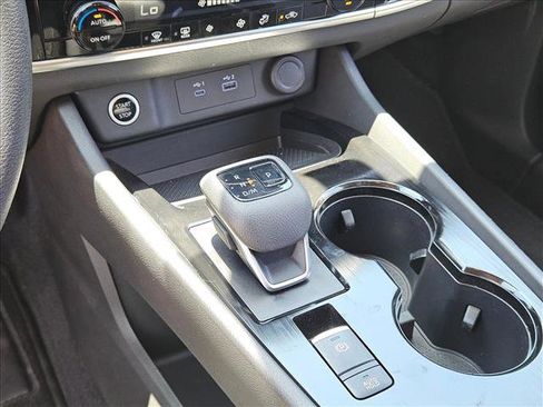 Used 2022 Nissan Rogue SV FWD image 14