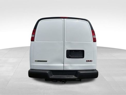 Used 2023 Chevrolet Express 2500 Extended RWD image 12