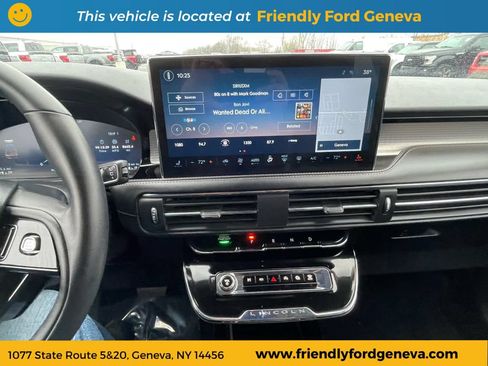 Used 2023 Lincoln Corsair AWD image 22