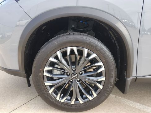 Certified 2025 Nissan Rogue SL w/ Tech Package image 32