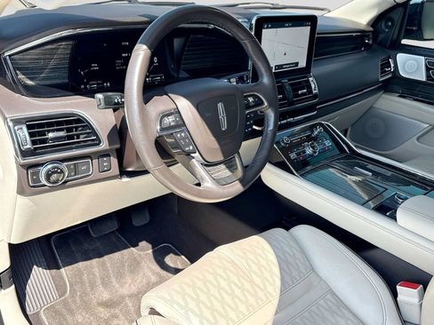 Used 2021 Lincoln Navigator Black Label AWD/4WD image 2