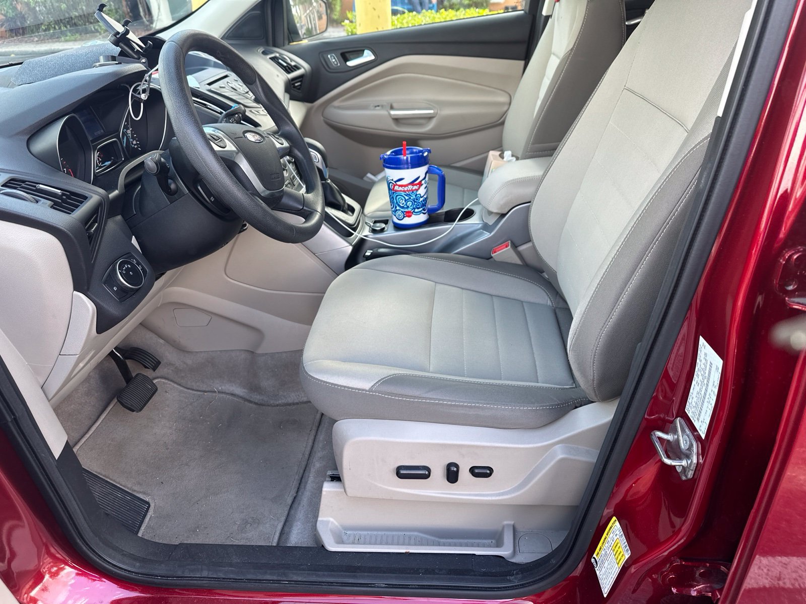 Used 2015 Ford Escape SE FWD image 4