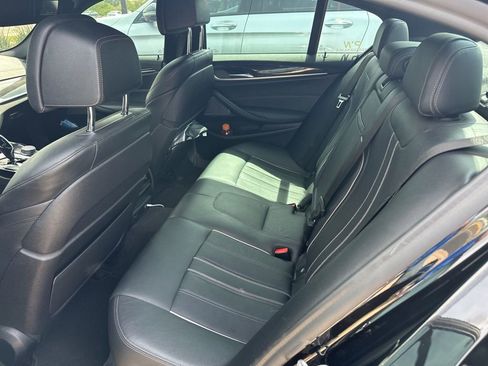 Used 2020 BMW M550i xDrive image 11