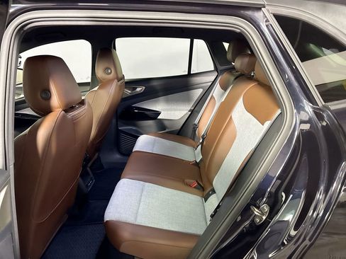 Certified 2023 Volkswagen ID.4 Pro image 21
