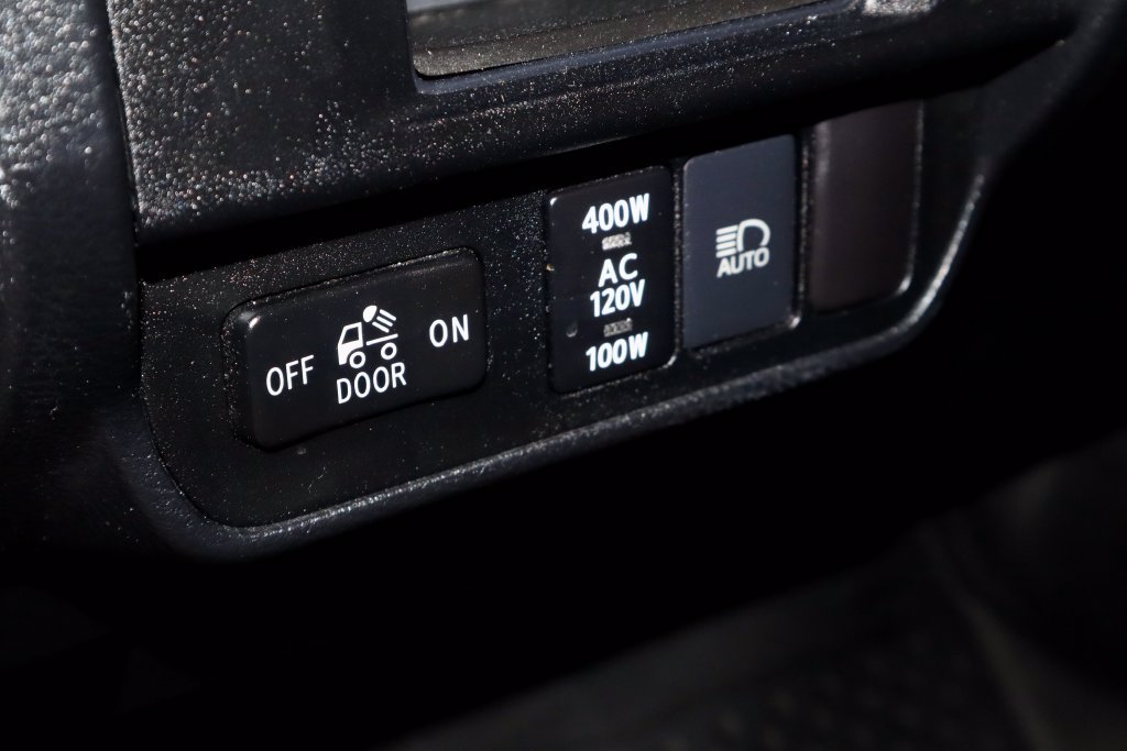 Used 2018 Toyota Tacoma TRD Off-Road AWD/4WD image 25