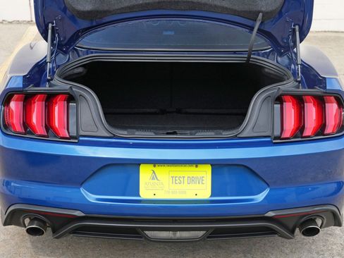 Used 2022 Ford Mustang Coupe w/ Black Accent Package RWD image 9