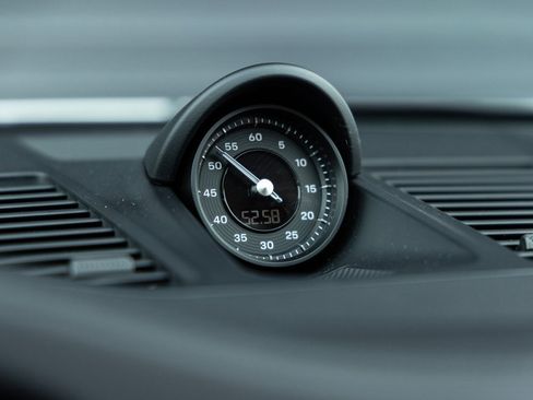 Used 2024 Porsche 911 Carrera 4 w/ Sport Package image 17