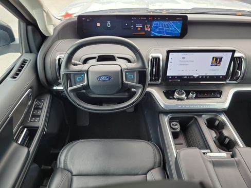 Certified 2025 Ford Expedition Platinum AWD/4WD image 23