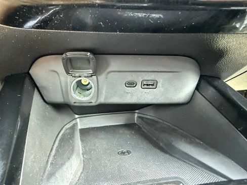 Used 2024 Chevrolet Trax ACTIV w/ Sunroof Package FWD image 29