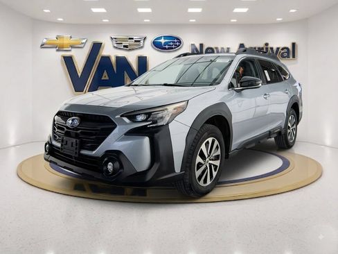 Used 2023 Subaru Outback Premium AWD/4WD image 1