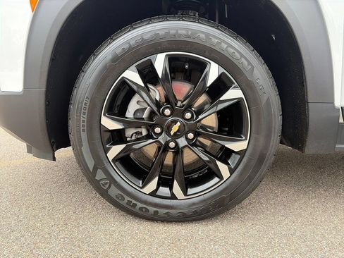 Used 2023 Chevrolet TrailBlazer LT w/ Convenience Package FWD image 12