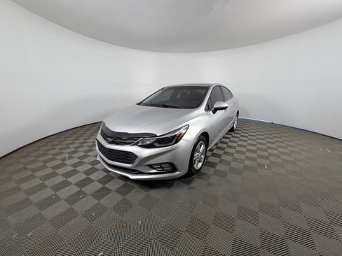 Used 2017 Chevrolet Cruze LT image 24