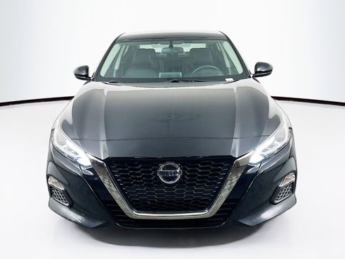 Used 2019 Nissan Altima 2.5 SR image 2