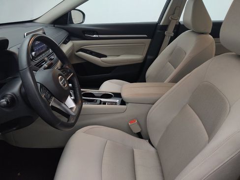 Used 2022 Nissan Altima 2.5 SV w/ SV Premium Package image 17