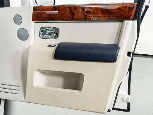 Used 2016 Rolls-Royce Phantom Sedan image 41