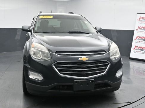 Used 2017 Chevrolet Equinox LT image 3