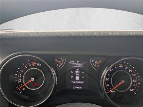 Used 2022 Jeep Gladiator Sport AWD/4WD image 11