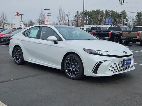 New 2026 Toyota Camry Hybrid image 3