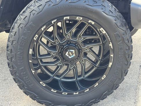 Used 2022 Jeep Wrangler Unlimited Rubicon w/ Cold Weather Group AWD/4WD image 10