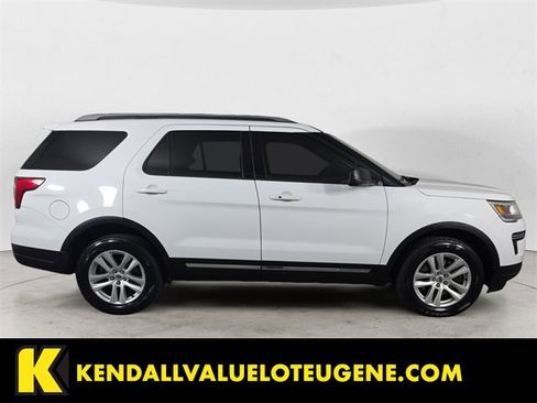 Used 2018 Ford Explorer XLT image 6