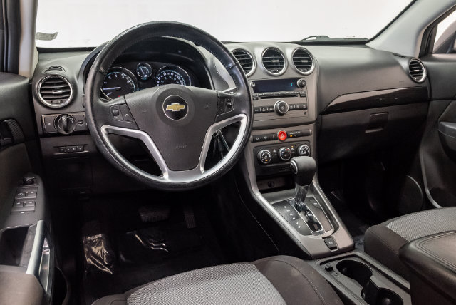 Used 2013 Chevrolet Captiva Sport LT FWD image 9