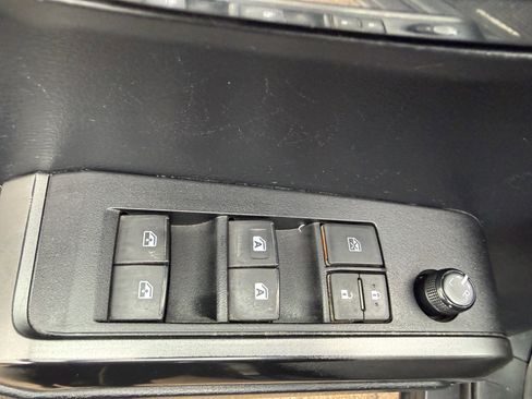 Used 2019 Toyota Tacoma TRD Sport w/ TRD Premium Sport Package image 10