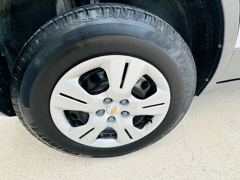 Used 2019 Chevrolet Trax LS w/ Tint and Cruise Package FWD image 24