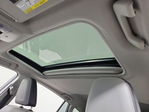 Used 2018 Toyota RAV4 Limited FWD image 21