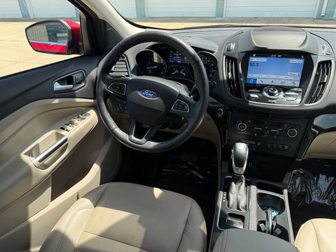 Used 2019 Ford Escape Titanium AWD/4WD image 24