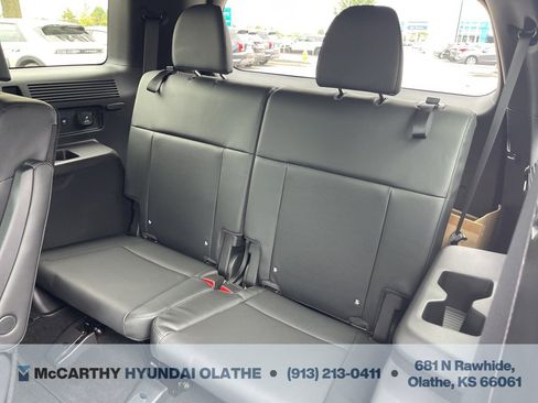 Used 2025 Hyundai Santa Fe Calligraphy w/ Tow & Go Package image 9