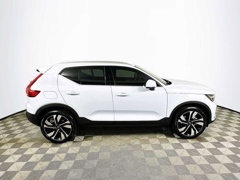 Used 2025 Volvo XC40 B5 Ultra w/ Climate Package image 8