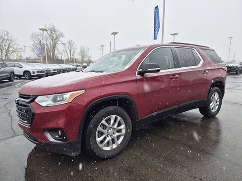 Used 2020 Chevrolet Traverse LT image 1