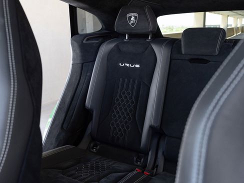 Used 2023 Lamborghini Urus Performante AWD/4WD image 71
