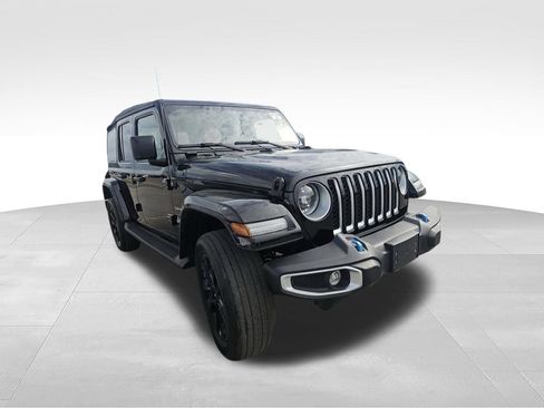 Used 2023 Jeep Wrangler Unlimited Sahara w/ Cold Weather Group AWD/4WD image 4