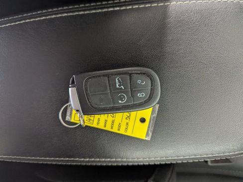 Used 2021 Jeep Cherokee Latitude Lux w/ Comfort/Convenience Group FWD image 25