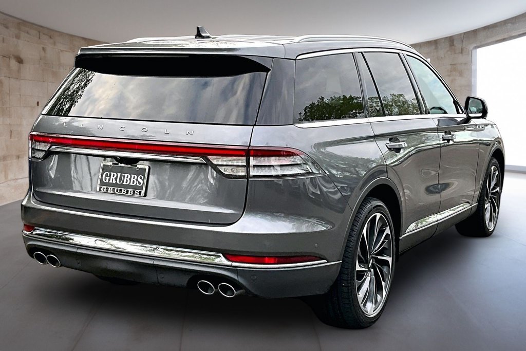 Used 2022 Lincoln Aviator Reserve w/ Equipment Group 201A AWD/4WD image 2