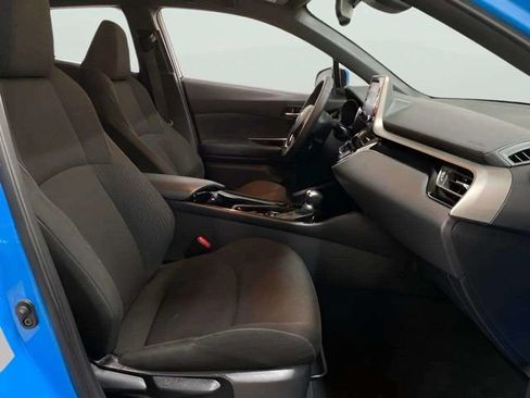 Used 2019 Toyota C-HR XLE FWD image 24