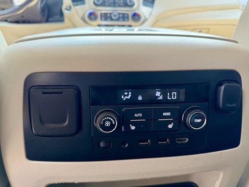Used 2019 GMC Yukon XL Denali w/ Denali Ultimate Package AWD/4WD image 28