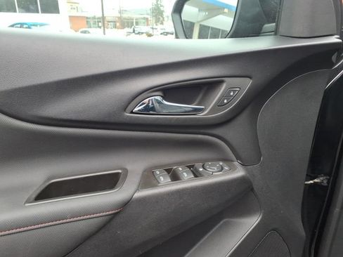 Used 2023 Chevrolet Equinox RS w/ RS Leather Package FWD image 17