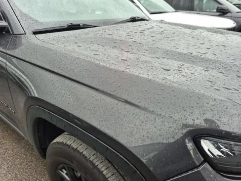Used 2024 Jeep Grand Cherokee Altitude AWD/4WD image 7