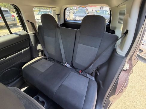 Used 2014 Jeep Patriot Latitude AWD/4WD image 14