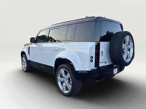 Used 2023 Land Rover Defender 110 X-Dynamic SE AWD/4WD image 4