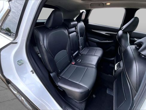 Used 2023 INFINITI QX50 Luxe FWD image 21
