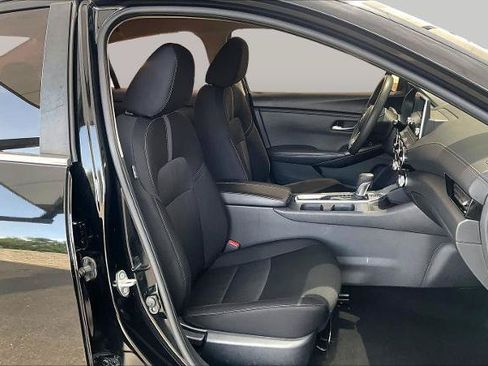 Certified 2023 Nissan Sentra SV FWD image 9