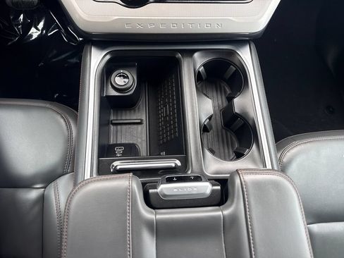 Used 2025 Ford Expedition Active AWD/4WD image 23