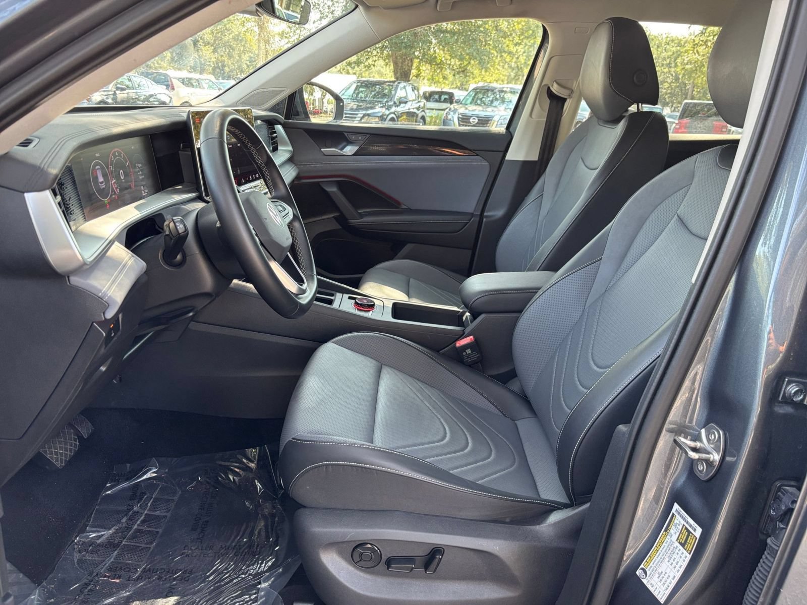 Used 2026 Volkswagen Tiguan SE FWD image 27