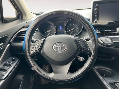 Used 2021 Toyota C-HR LE FWD image 12