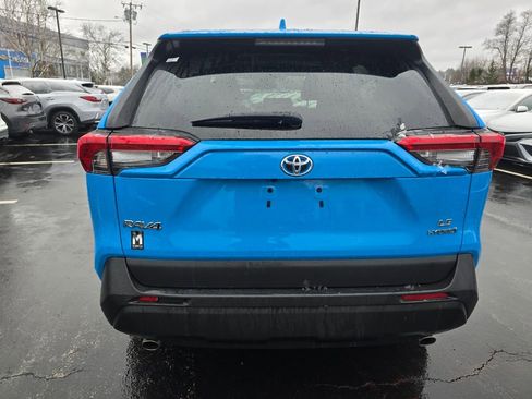 Certified 2021 Toyota RAV4 LE AWD/4WD image 6
