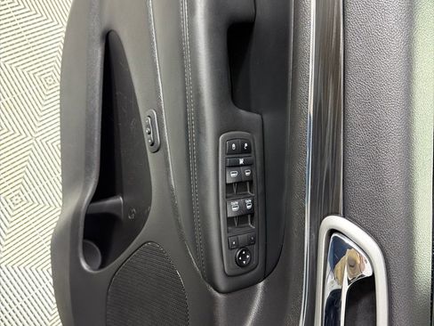 Used 2020 Jeep Grand Cherokee Limited image 10