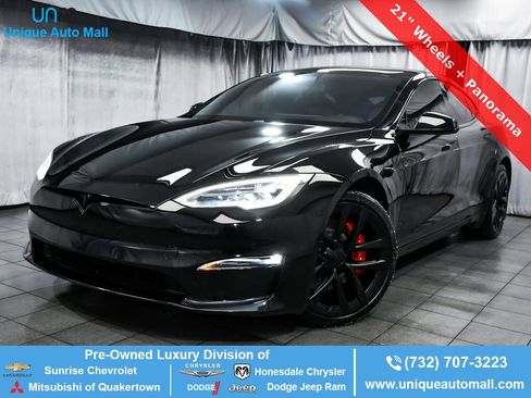 Used 2021 Tesla Model S Plaid image 1